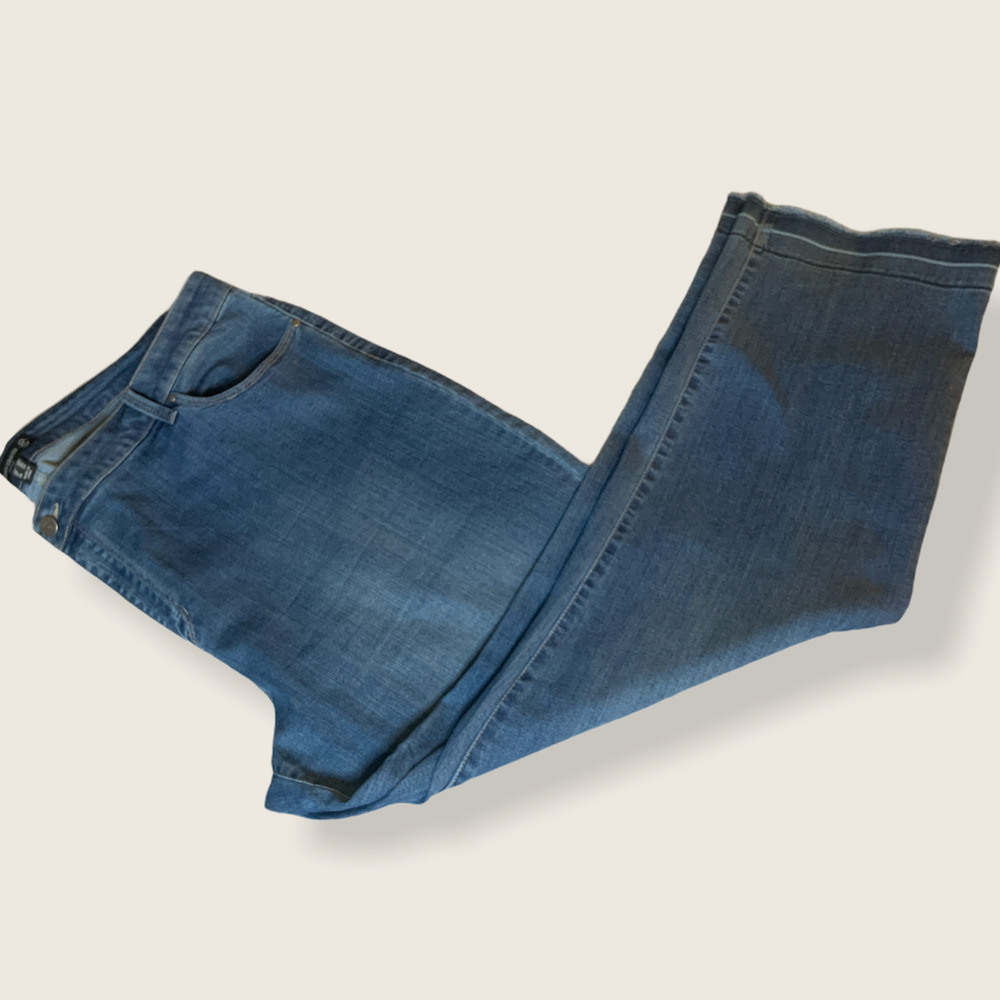 Susan Graver Light Wash Jeans